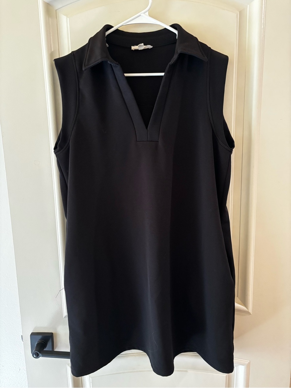 Entro Sleeveless V-Neck Black Dress- Classic Collared Style Size Small